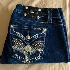 Miss Me Jeans 33 waist, inseam 13”,length 39”boot cut used.. like new lots bling